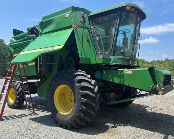 1994 John Deere 9500 Combine
