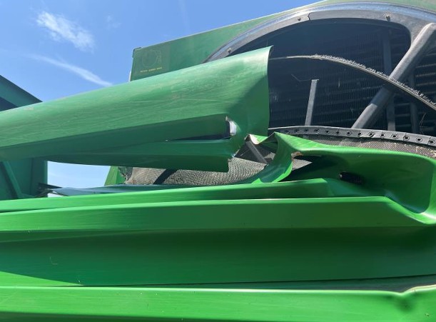1994 John Deere 9500 Combine - Image 16