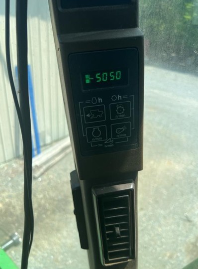 1994 John Deere 9500 Combine - Image 17