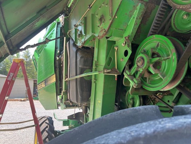 1994 John Deere 9500 Combine - Image 7