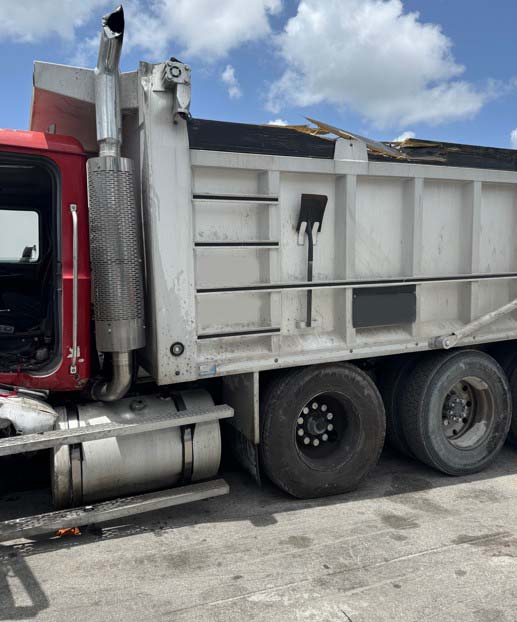 2000 Mack CH Dump Truck - Image 2