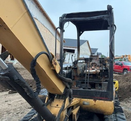 2001 Caterpillar 304.5 Excavator - Image 3