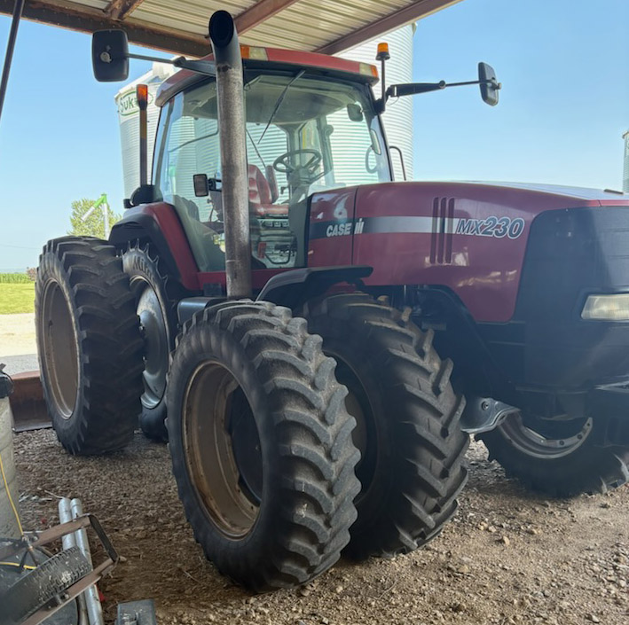 2004 CASE IH MX230 Tractor - Image 3