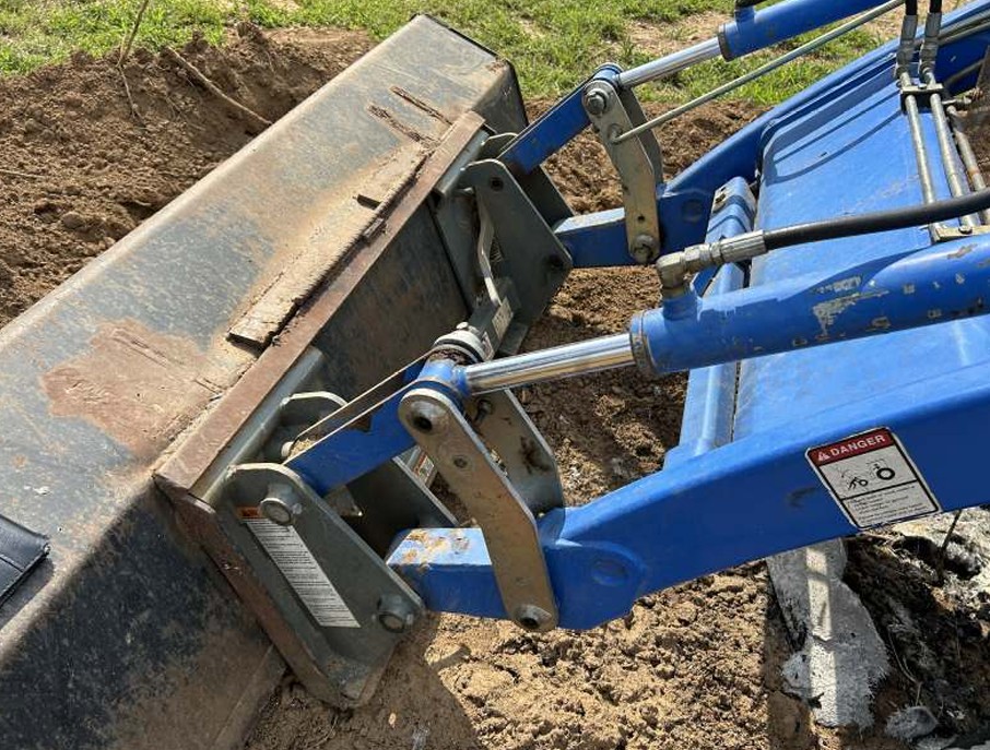 2003 New Holland TC35D Tractor - Image 9