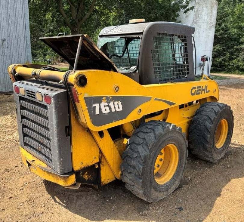 2004 Gehl 7610 Skid Steer
