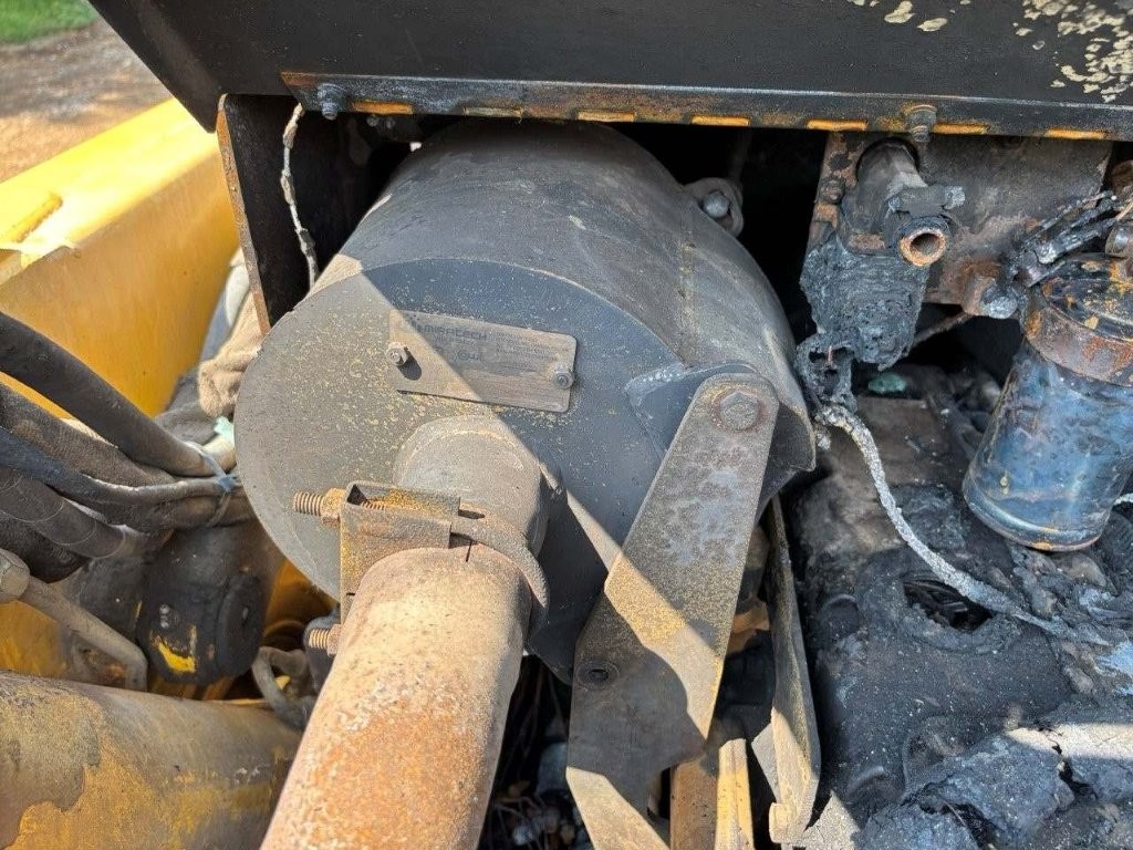 2004 Gehl 7610 Skid Steer - Image 15