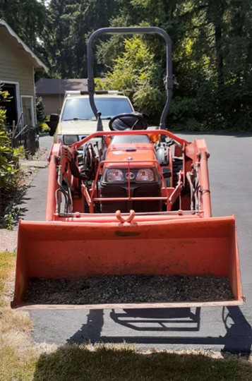 2004 Kubota B7510HSD-F Tractor - Image 2