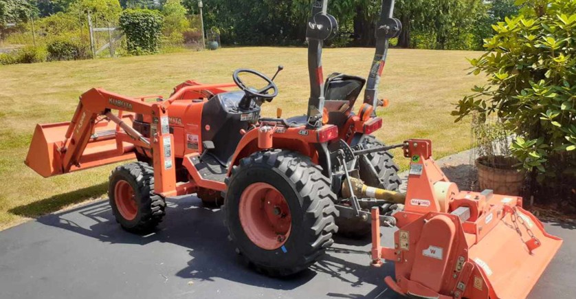 2004 Kubota B7510HSD-F Tractor - Image 4