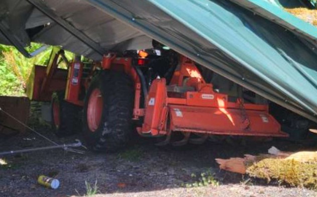 2004 Kubota B7510HSD-F Tractor - Image 5