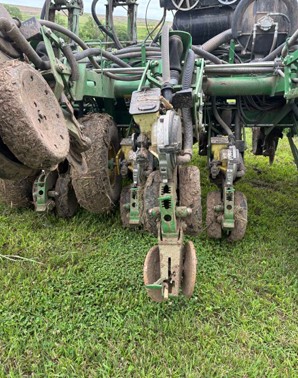 2006 John Deere 1790 Planter - Image 12