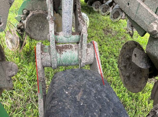 2006 John Deere 1790 Planter - Image 15