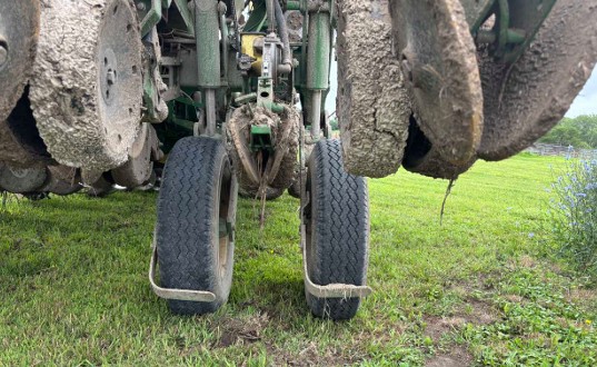 2006 John Deere 1790 Planter - Image 16