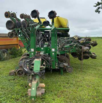 2006 John Deere 1790 Planter - Image 2