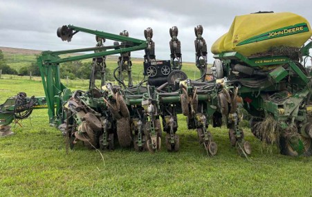 2006 John Deere 1790 Planter - Image 6
