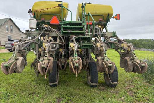 2006 John Deere 1790 Planter - Image 7