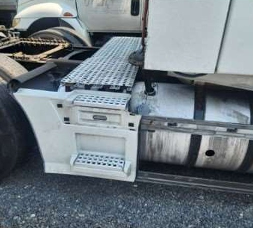 2006 Volvo VNL - Image 16