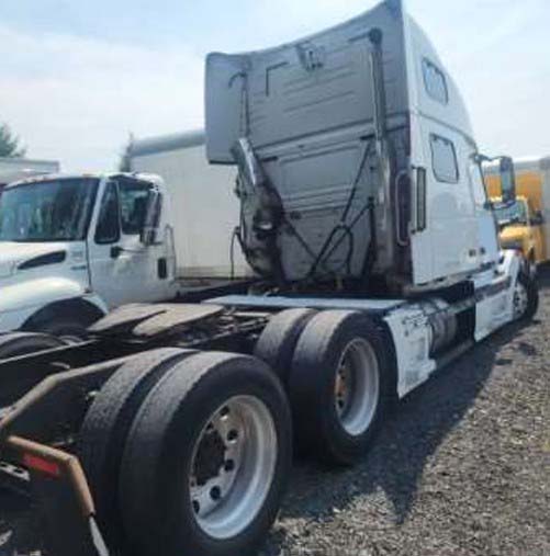 2006 Volvo VNL - Image 3