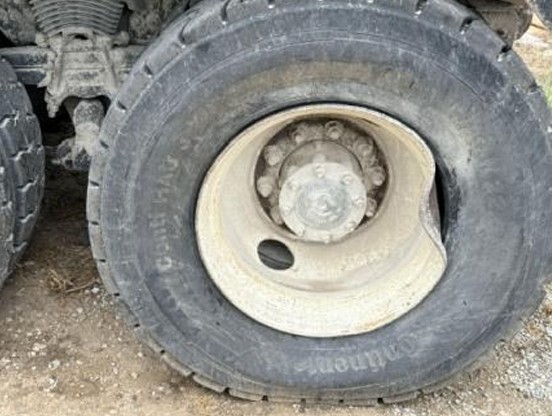 2007 Sterling L9500 Dump Truck - Image 24