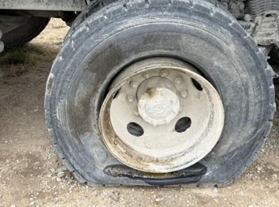 2007 Sterling L9500 Dump Truck - Image 25