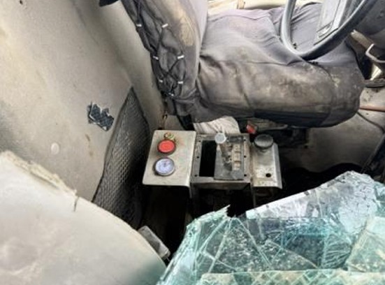 2007 Sterling L9500 Dump Truck - Image 29