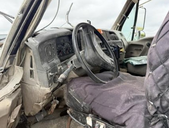 2007 Sterling L9500 Dump Truck - Image 31