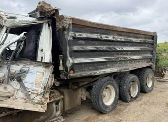 2007 Sterling L9500 Dump Truck - Image 7