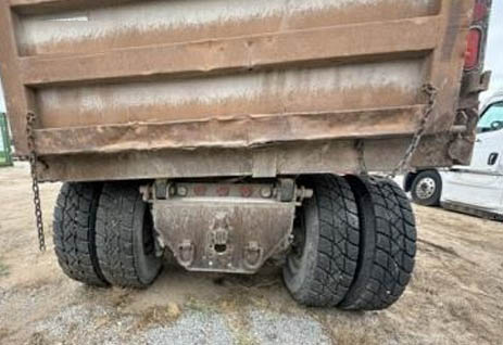 2007 Sterling L9500 Dump Truck - Image 9
