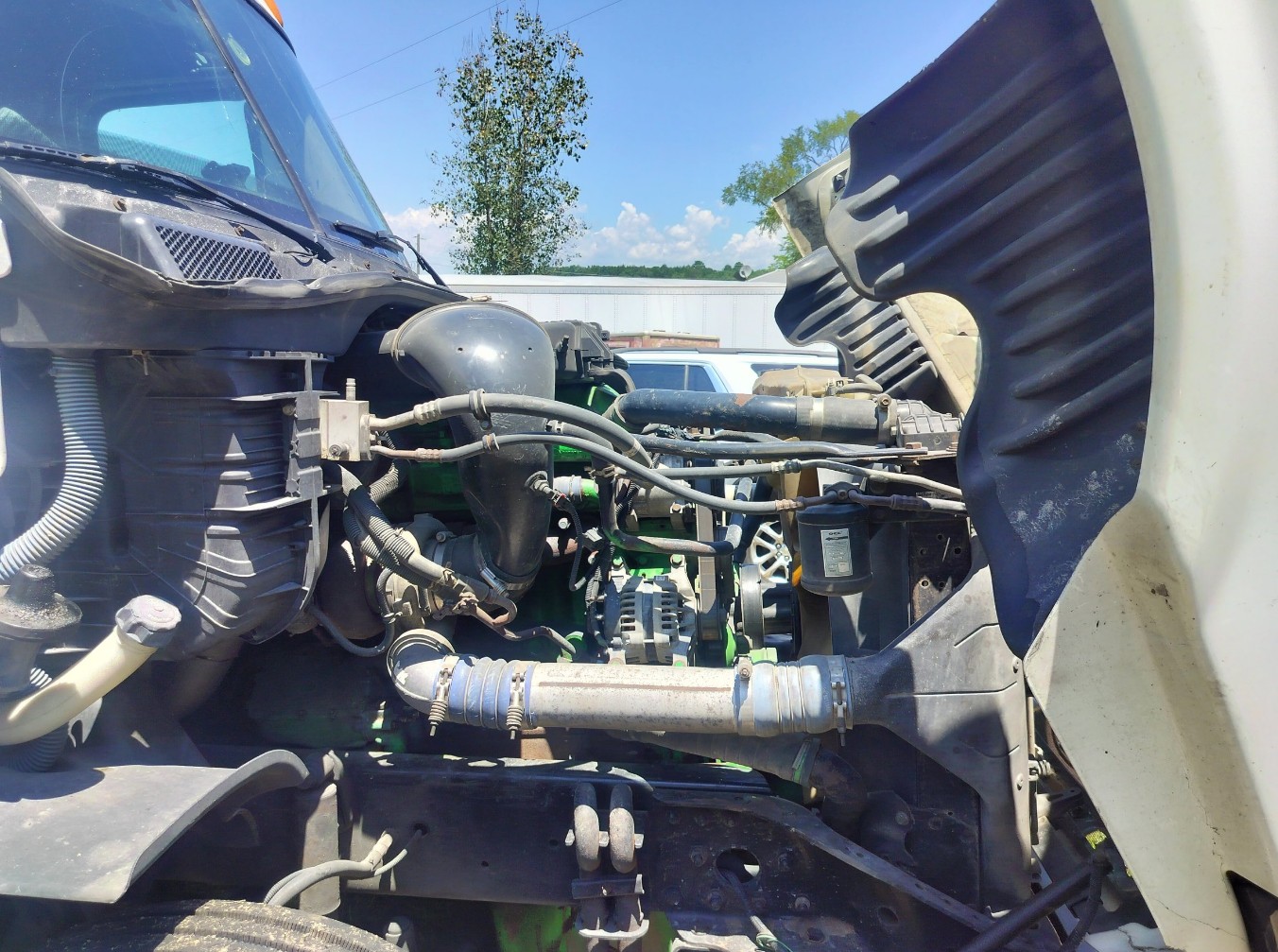 2008 Freightliner Cascadia - Image 16