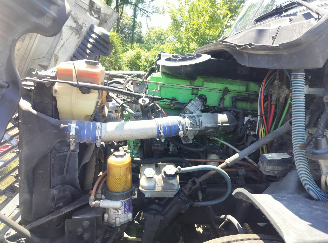 2008 Freightliner Cascadia - Image 17