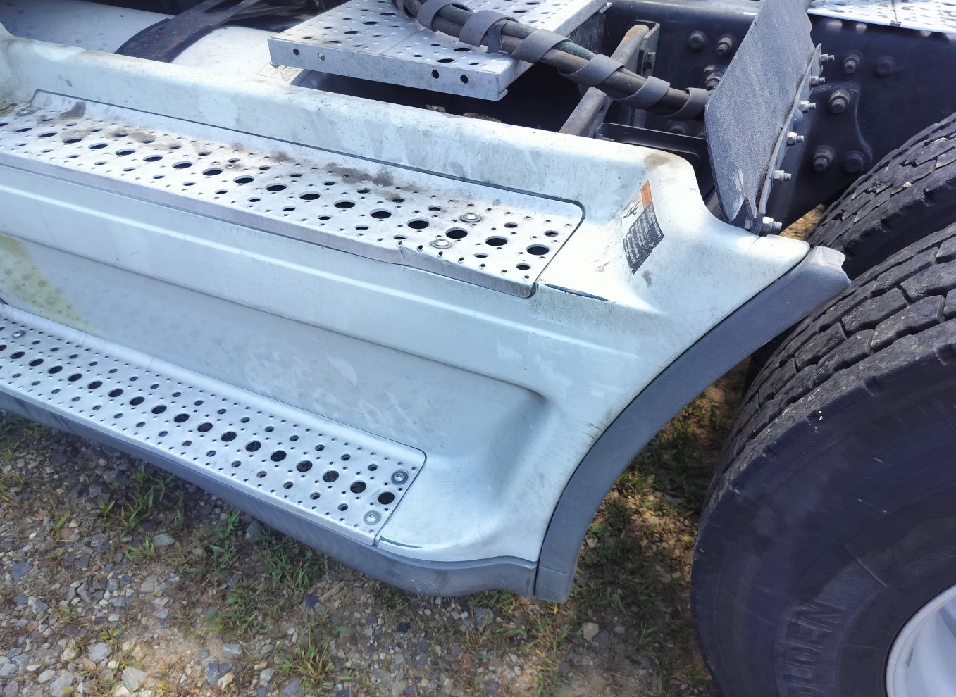 2008 Freightliner Cascadia - Image 27