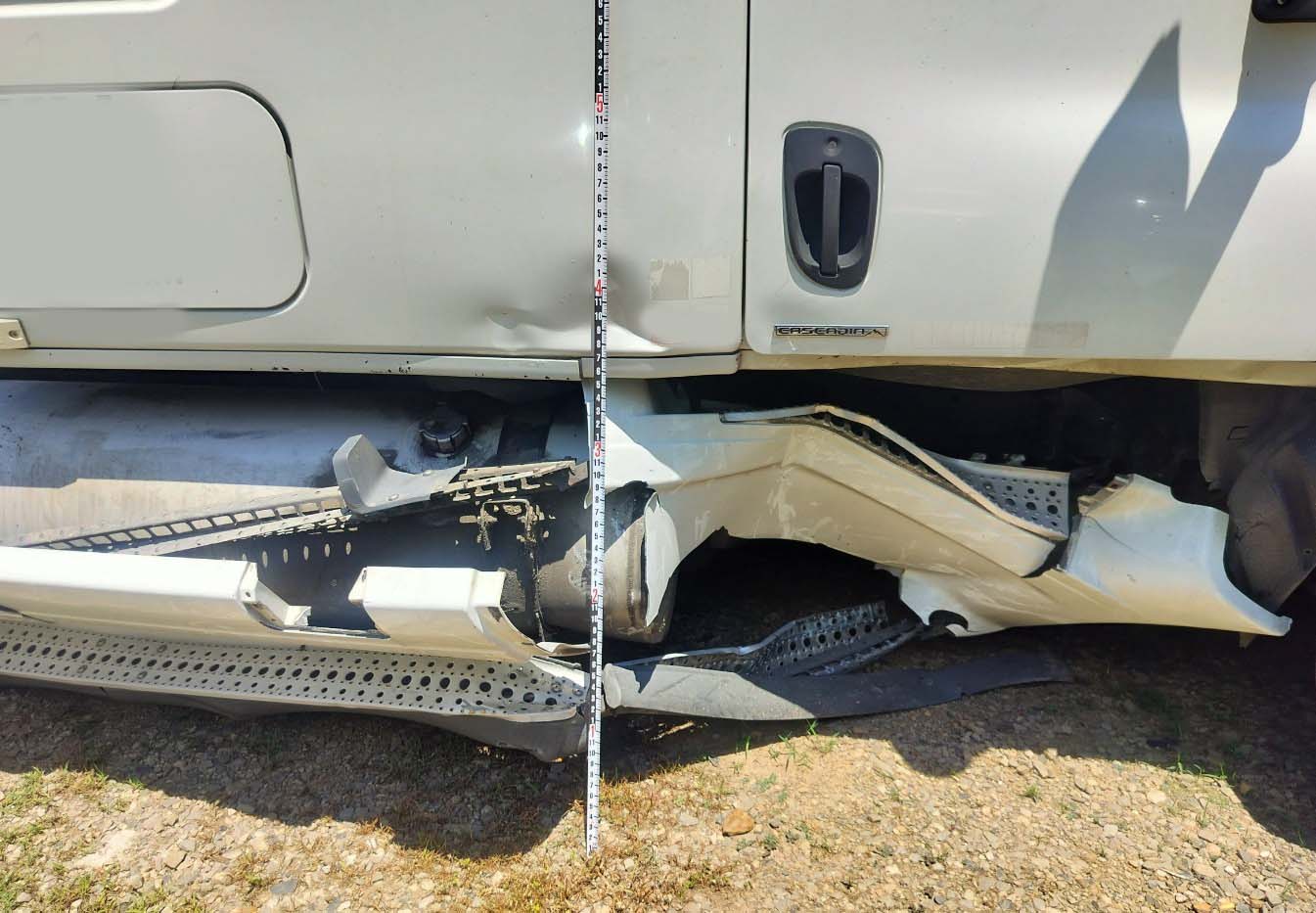 2008 Freightliner Cascadia - Image 29