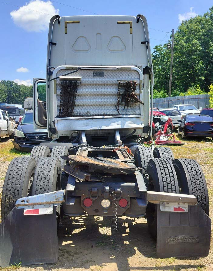 2008 Freightliner Cascadia - Image 3