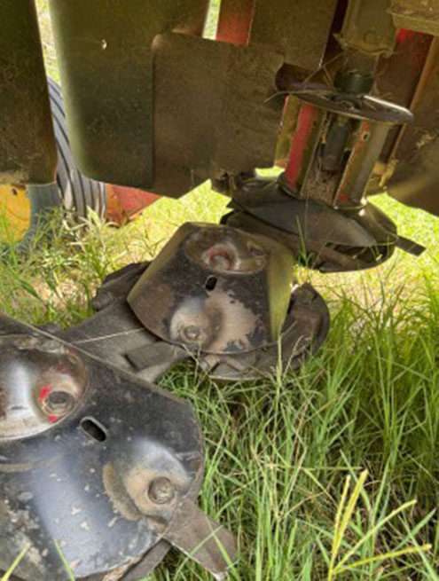 2010 New Holland H6830 Disc Mower - Image 13
