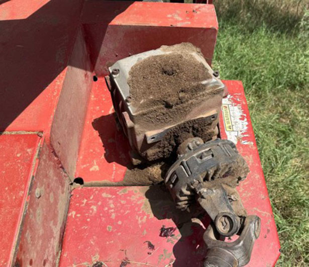 2010 New Holland H6830 Disc Mower - Image 14