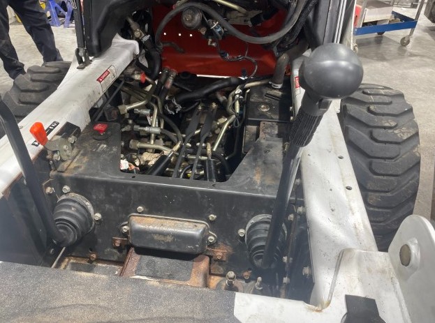 2011 Bobcat S185 Skid Steer - Image 5