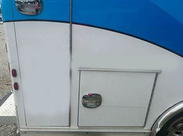 2011 Chevrolet G4500 Ambulance - Image 13