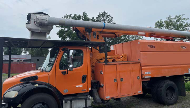 2011 Freightliner M2 Bucket Truck - Image 3