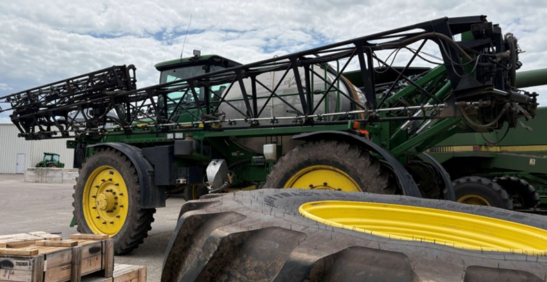2011 John Deere 4930 Sprayer (WI) - Image 4