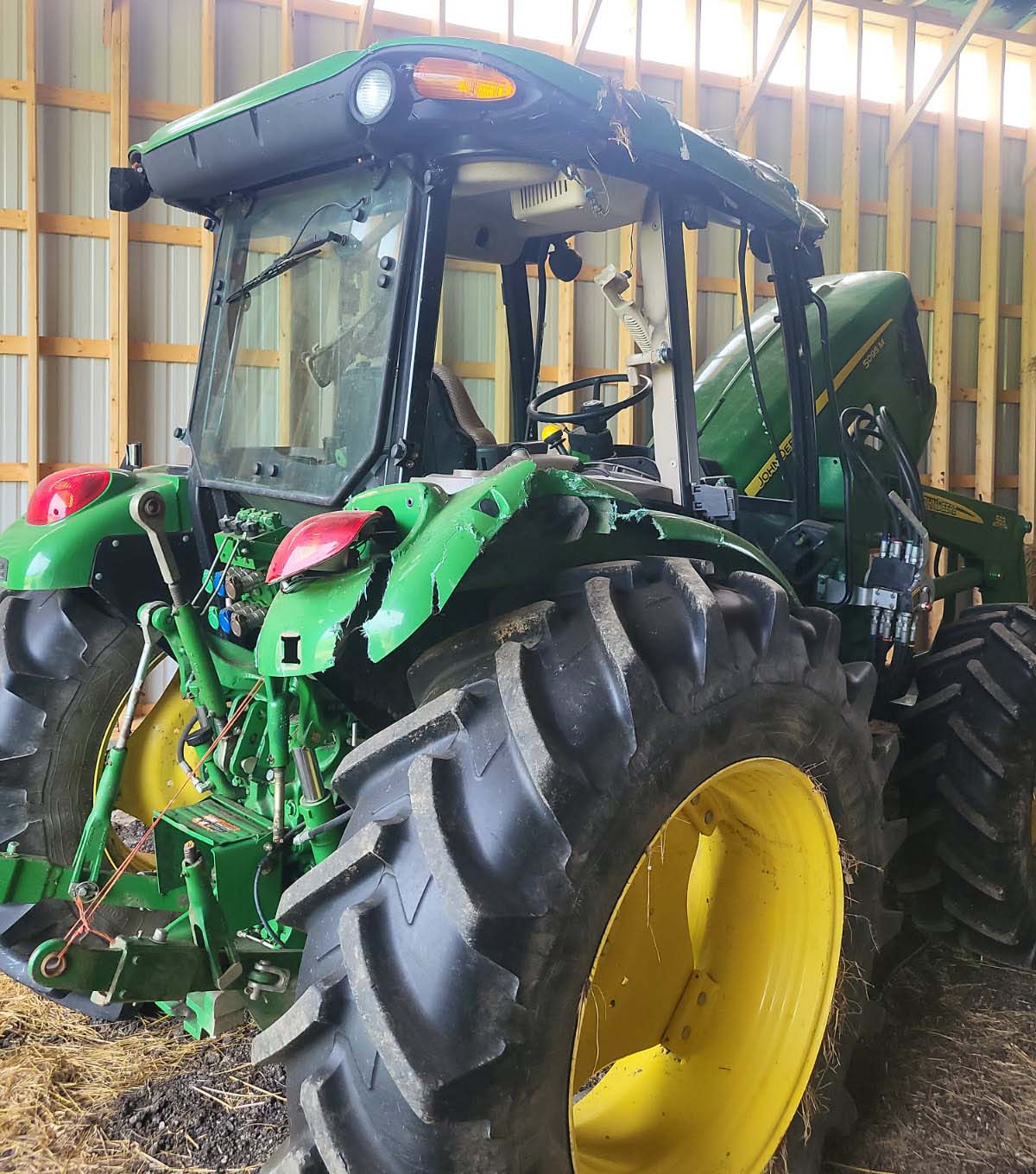 2011 John Deere 5095M Tractor