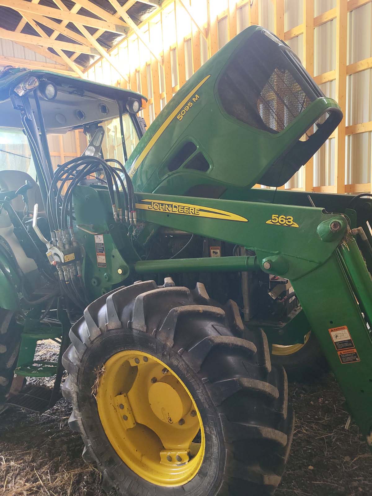 2011 John Deere 5095M Tractor - Image 3