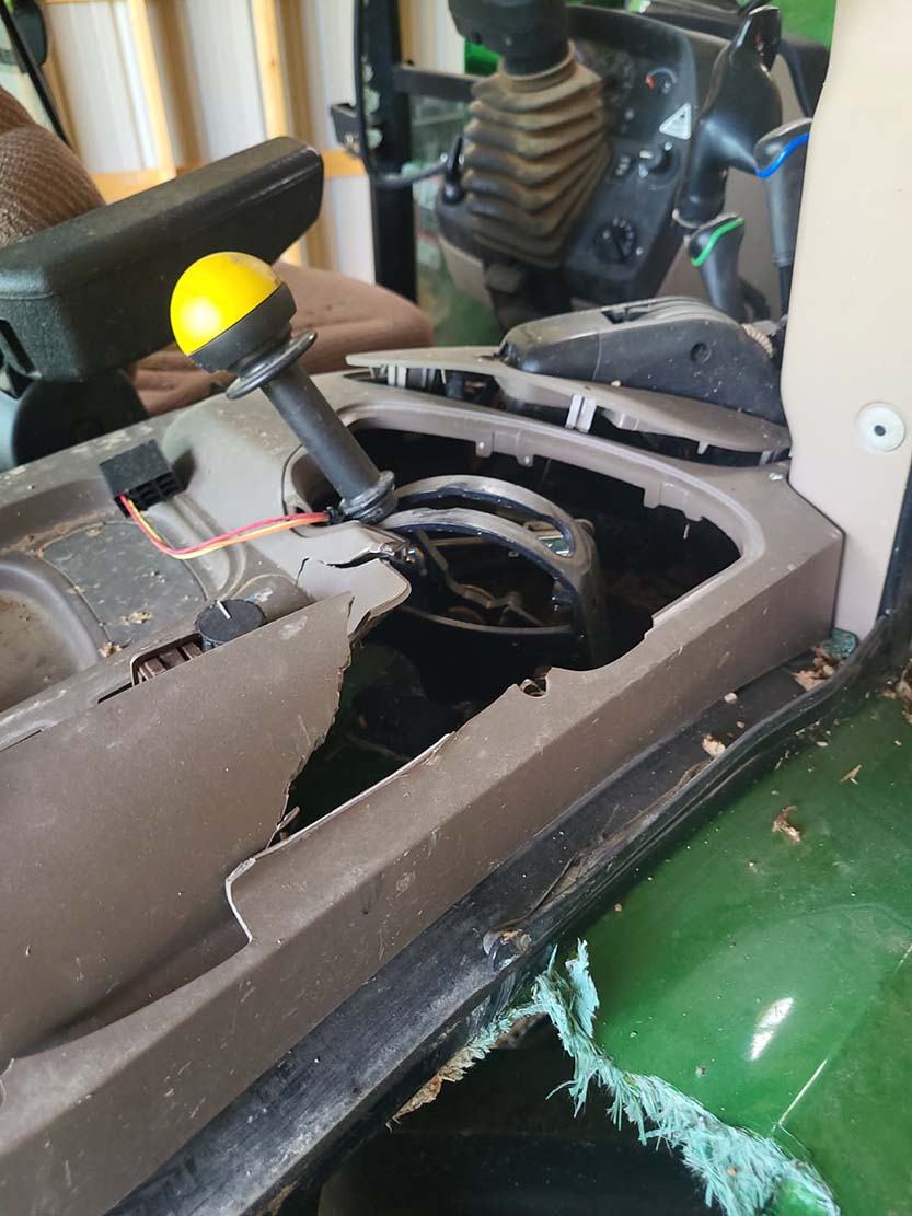 2011 John Deere 5095M Tractor - Image 7