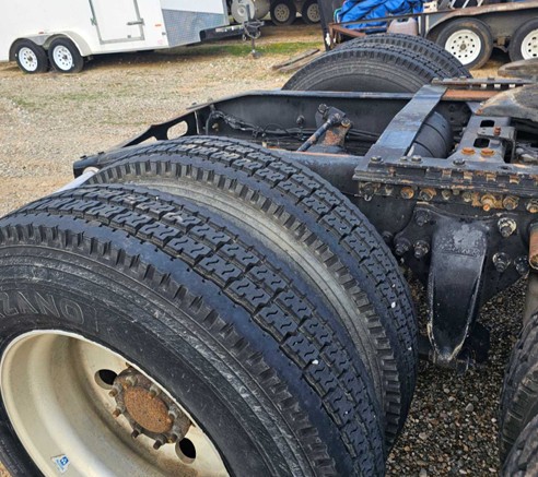 2012 Freightliner Cascadia - Image 20