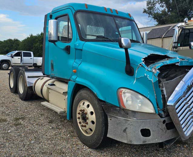 2012 Freightliner Cascadia - Image 4
