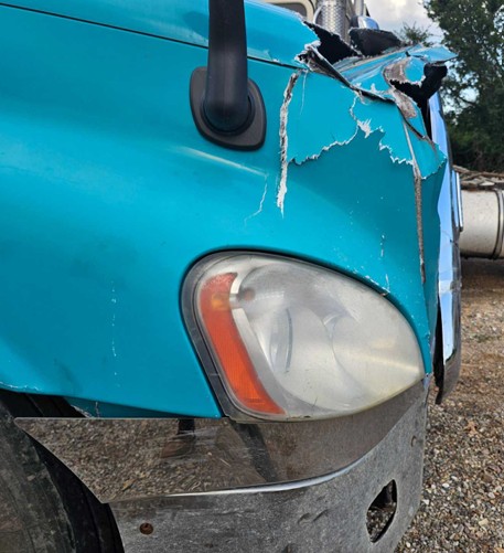 2012 Freightliner Cascadia - Image 8