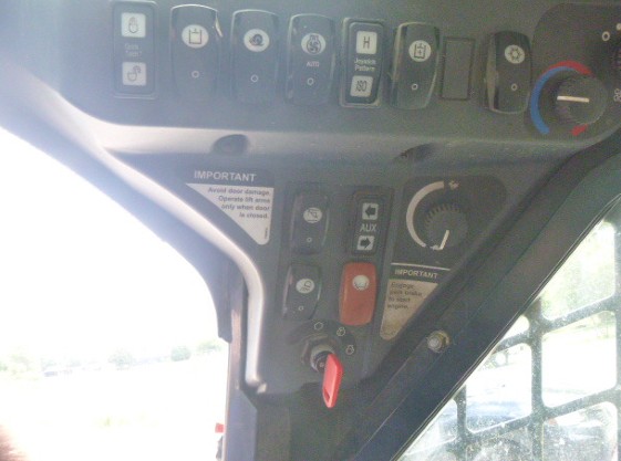 2012 John Deere 333D Skid Steer - Image 10