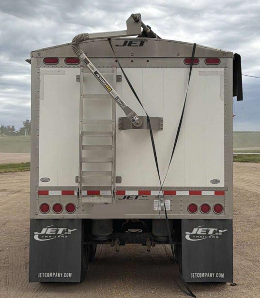 2013 Freightliner Cascadia 125 & JET Hopper Grain Trailer - Image 5