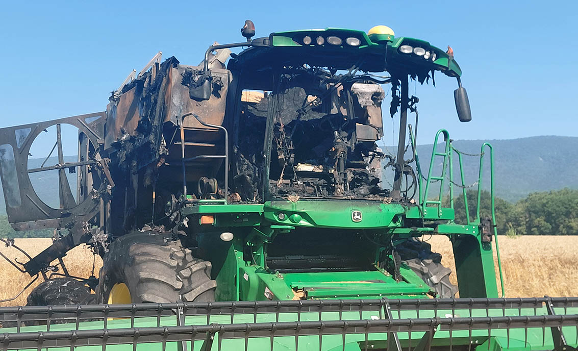 John Deere s670 Combine - Image 2