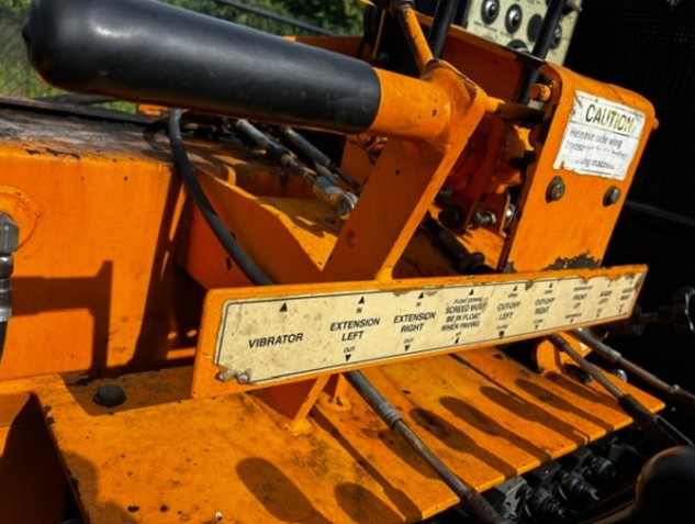 2014 LeeBoy 1000F Paver - Image 17