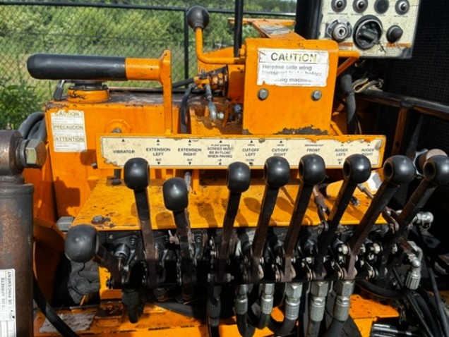2014 LeeBoy 1000F Paver - Image 30