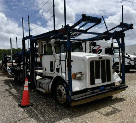 2014 Peterbilt 365 Car Hauler - Image 3